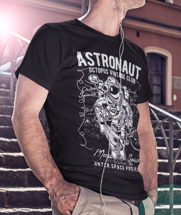 Astronaus Octopus Space Animal Graphic T-shirt - Image 2