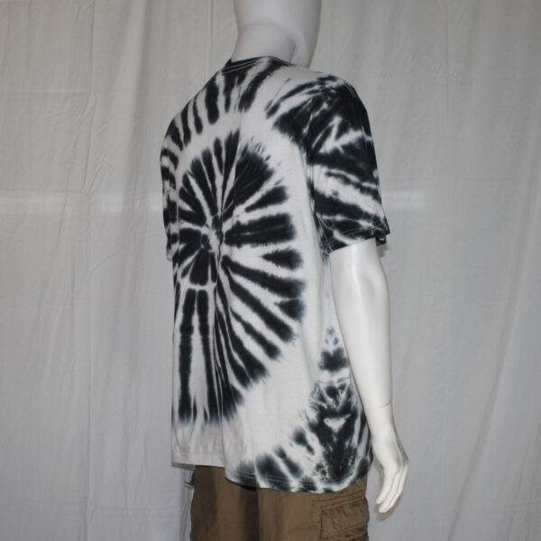 Black and White Spiral Tie Dye T-shirt - Image 4