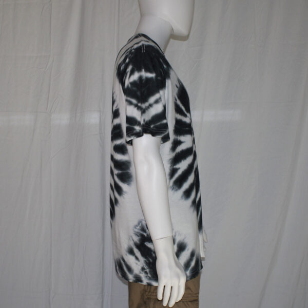 Black and White Spiral Tie Dye T-shirt - Image 3