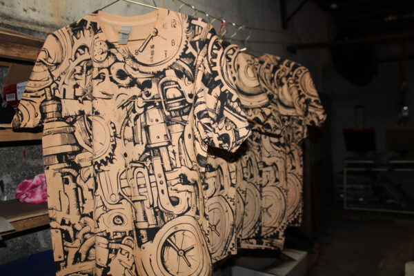 Clock and Gears Doodle Grahpic T-shirt - Image 6
