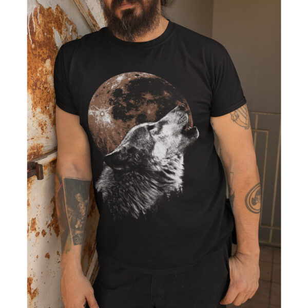 Howl At The Moon Wolf Animal T-shirt - Image 6