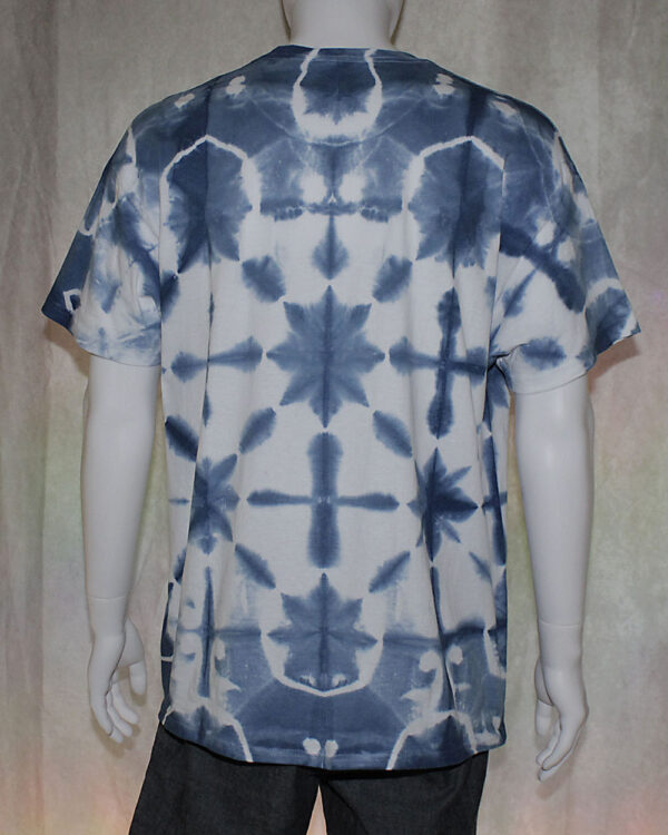 Geometric Pattern Indigo Dye T-Shirt - Image 5