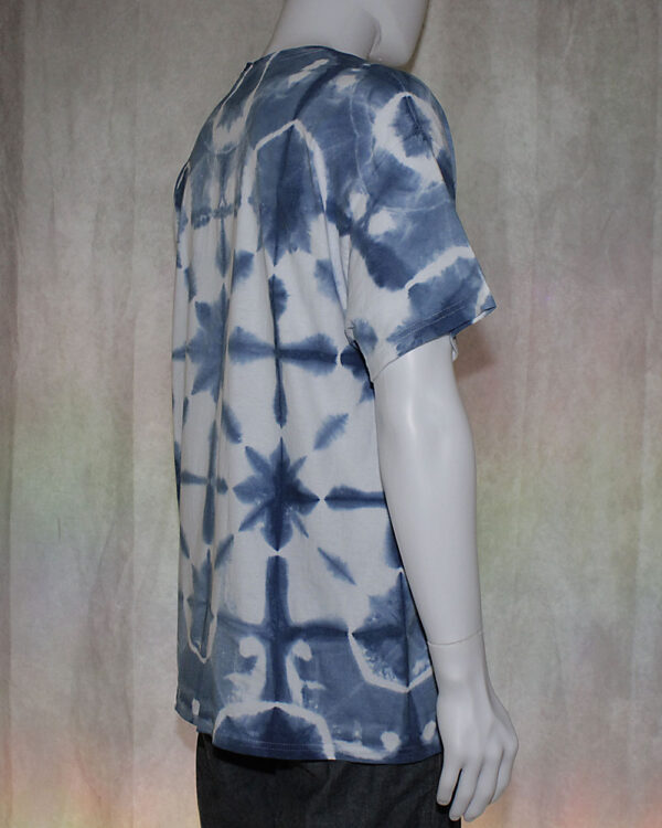 Geometric Pattern Indigo Dye T-Shirt - Image 4