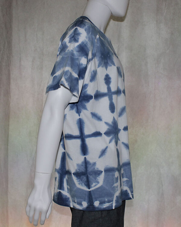Geometric Pattern Indigo Dye T-Shirt - Image 3