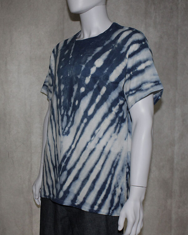 V Pattern Indigo Tie Dye T-Shirt - Image 2