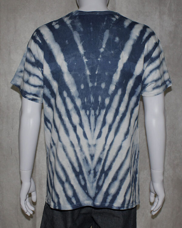 V Pattern Indigo Tie Dye T-Shirt - Image 5